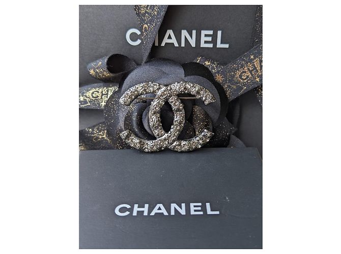 Chanel CC A14P Logo Kristall Ruthenium Rotguss Brosche Schwarz - Ansicht 10