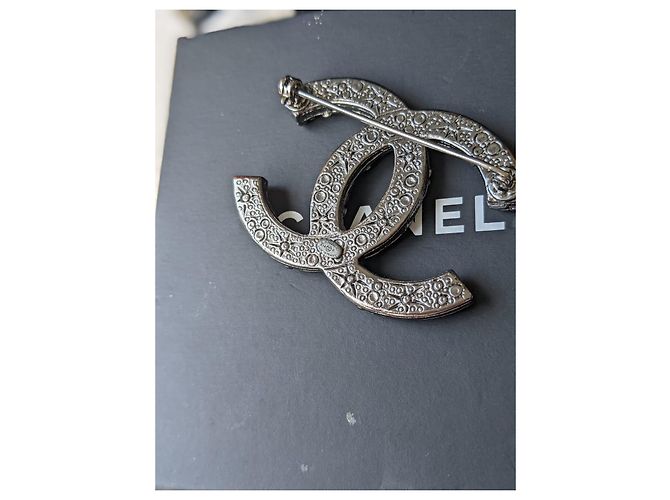 Chanel CC A14P Logo Kristall Ruthenium Rotguss Brosche Schwarz - Ansicht 7
