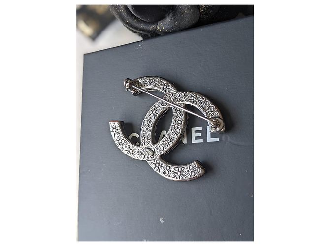 Chanel CC A14P Logo Kristall Ruthenium Rotguss Brosche Schwarz - Ansicht 8