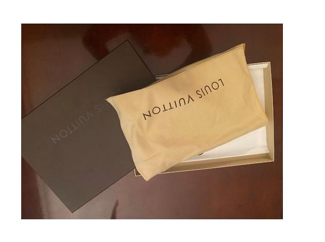 Clutch Louis Vuitton Rococo con paillettes nero oro - vista 2