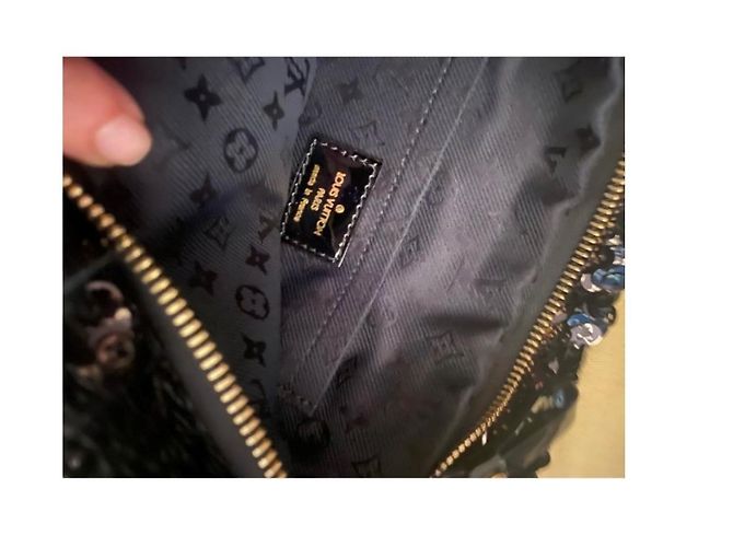 Clutch Louis Vuitton Rococo con paillettes nero oro - vista 3