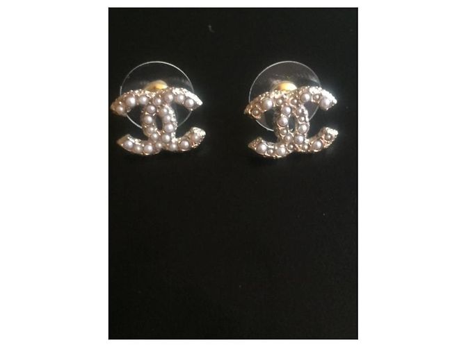 BRINCOS PÉROLA CHANEL CC Hardware prateado - vista 2