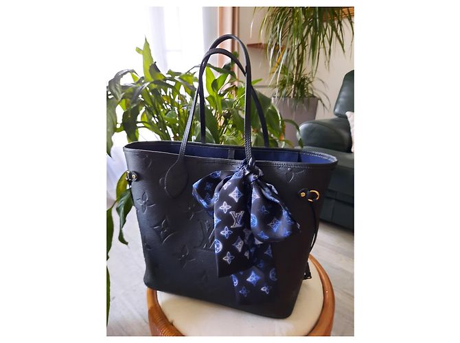 Louis Vuitton Flight Mode Bandana - CAPSULE-Kollektion Blau - Ansicht 10