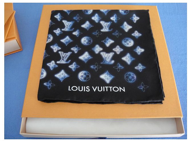 Louis Vuitton Flight Mode Bandana - CAPSULE-Kollektion Blau - Ansicht 2