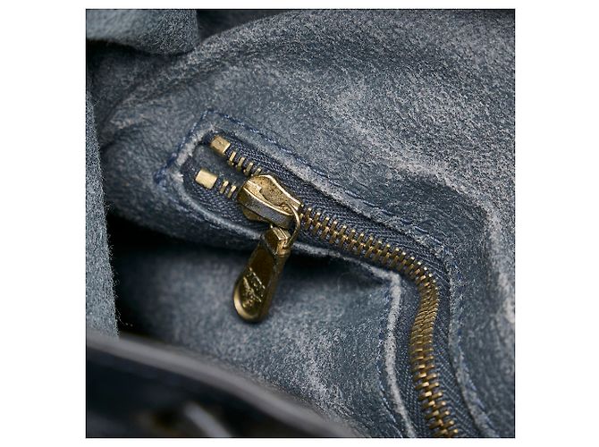 Borsa a secchiello MCM in pelle con visiera bianca - vista 8