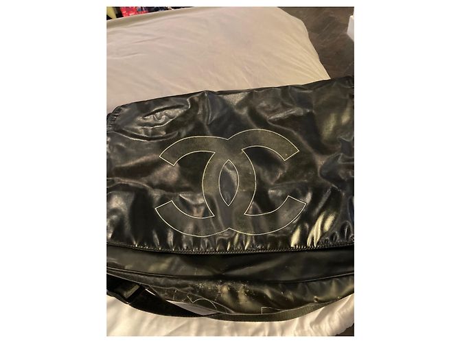 Borsa a tracolla Chanel nera in poliuretano Nero - vista 10