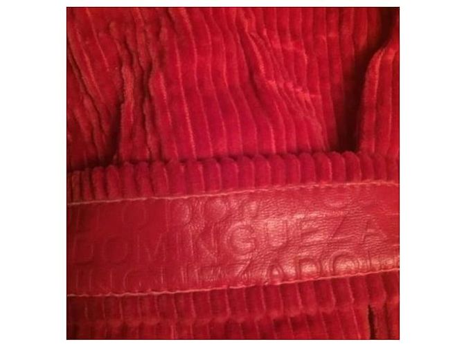 Abrigo Adolfo Dominguez de terciopelo rojo con cinturón de cuero Roja - vista 3