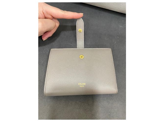 Portafoglio Céline Medium Strap Taupe e Celeste in Pelle Beige - vista 3