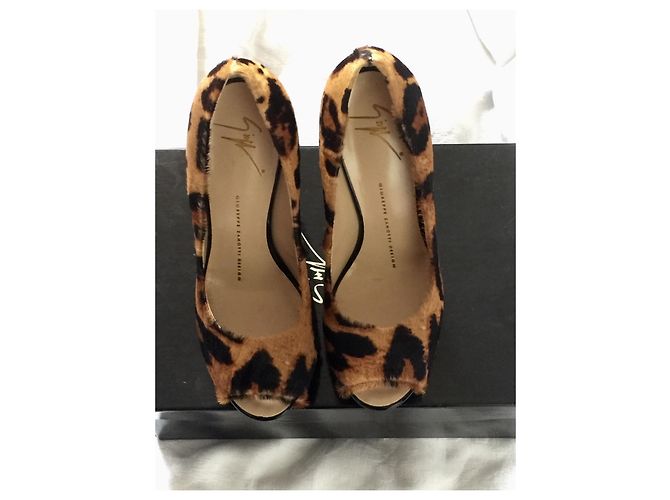 Giuseppe Zanotti Neu im Karton, Peep Toe Pumps Braun Schwarz Karamell - Ansicht 2
