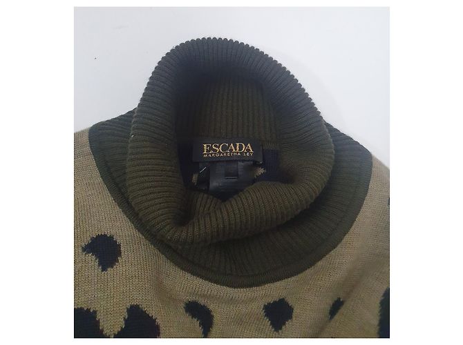 Polo Escada em lã verde - vista 4