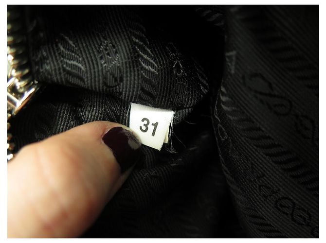 BOLSA DE MÃO PRADA EM LONA DE NYLON ACOLCHOADO PRETO - vista 11