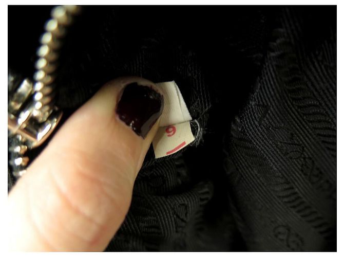 BOLSA DE MÃO PRADA EM LONA DE NYLON ACOLCHOADO PRETO - vista 12