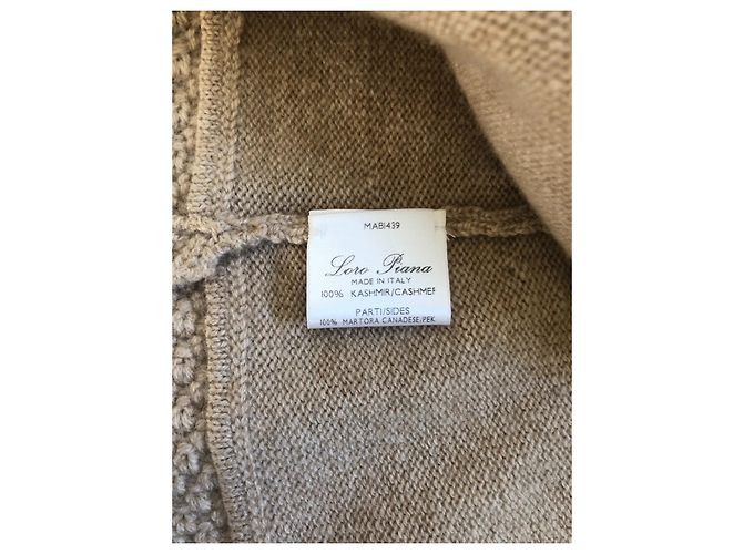 Poncho Loro Piana de cachemira con cuello de visón beige - vista 5