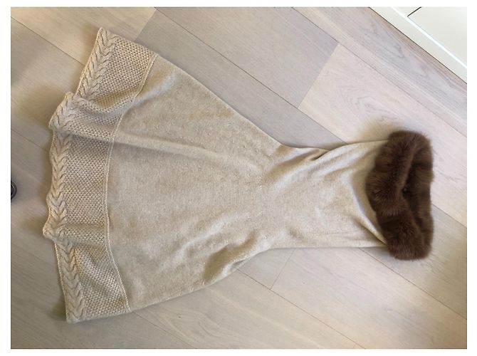 Poncho Loro Piana de cachemira con cuello de visón beige - vista 6