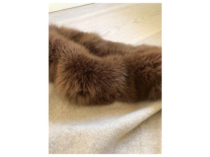 Poncho Loro Piana de cachemira con cuello de visón beige - vista 7