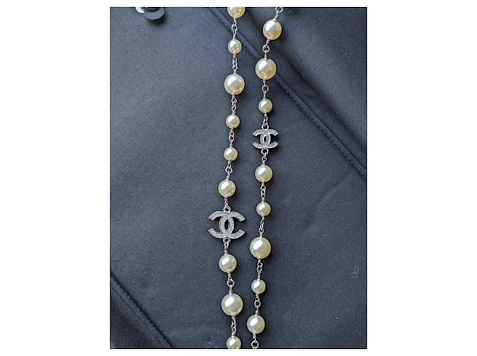 Chanel CC A20Collana lunga V Logo Classic perla e cristallo Argento - vista 12