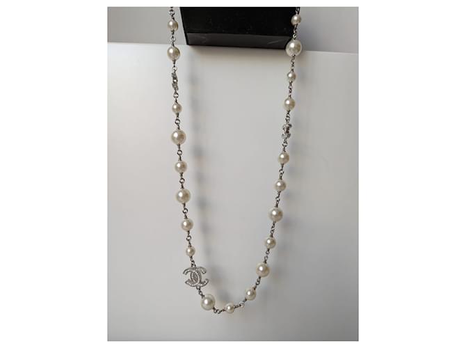 Chanel CC A20Collana lunga V Logo Classic perla e cristallo Argento - vista 16