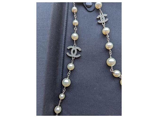 Chanel CC A20Collana lunga V Logo Classic perla e cristallo Argento - vista 19