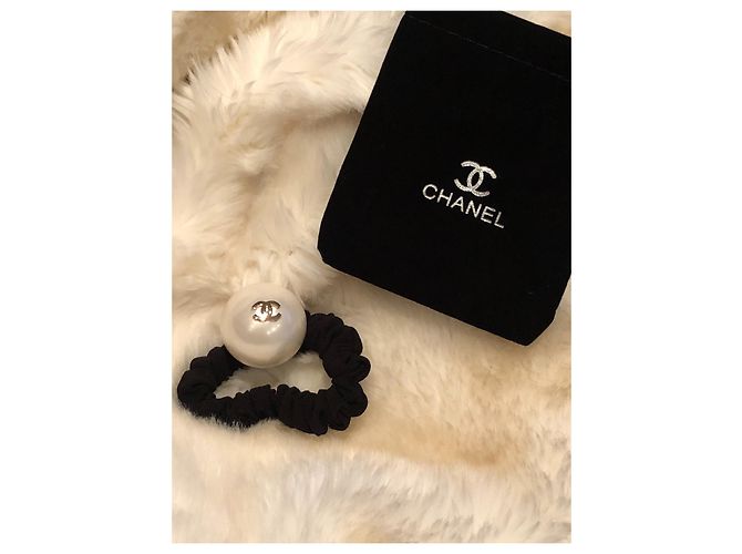 Chanel Perlen Haargummi Schwarz Aus weiß - Ansicht 4