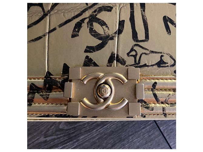 Boy Chanel Niño Dorado - vista 12