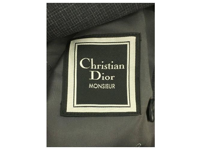 Dior Costume - vue 3