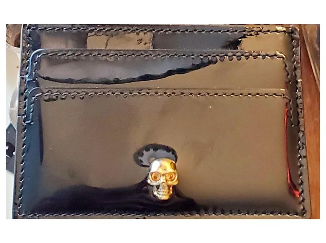 Alexander McQueen Tarjetero de piel charolada negra con calavera dorada Negro Gold hardware - vista 7