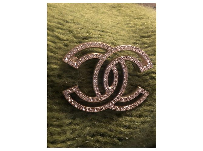 Chanel CC Gold hardware - vista 2