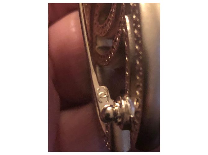 Chanel CC Gold hardware - vista 3