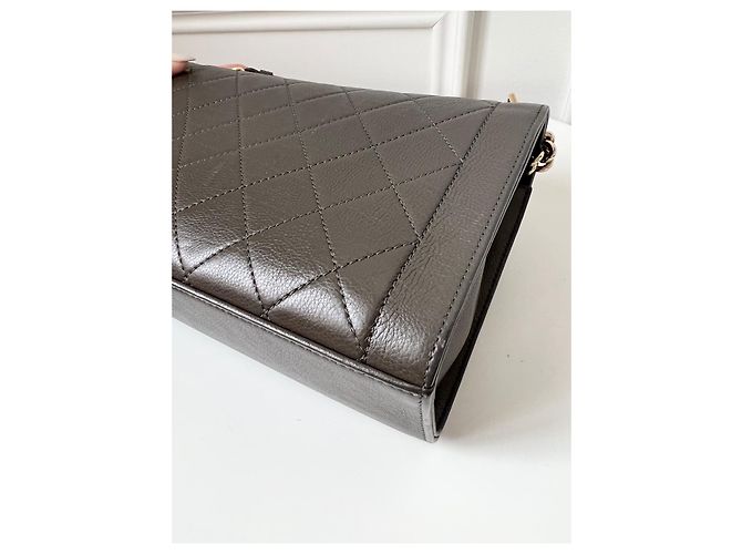 Mademoiselle Chanel Handtasche aus Leder olivgrün - Ansicht 10
