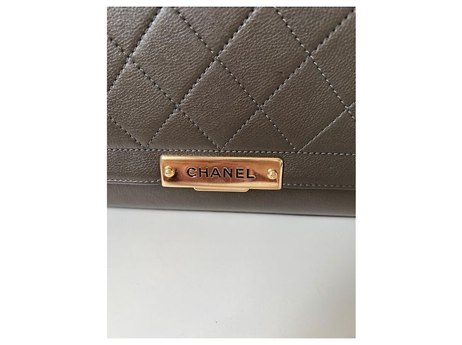 Mademoiselle Chanel Handtasche aus Leder olivgrün - Ansicht 15