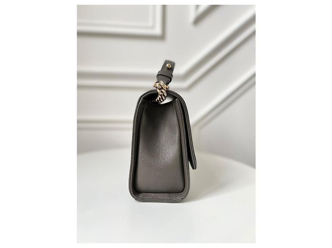Mademoiselle Chanel Handtasche aus Leder olivgrün - Ansicht 4