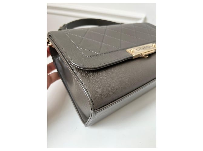 Mademoiselle Chanel Handtasche aus Leder olivgrün - Ansicht 5