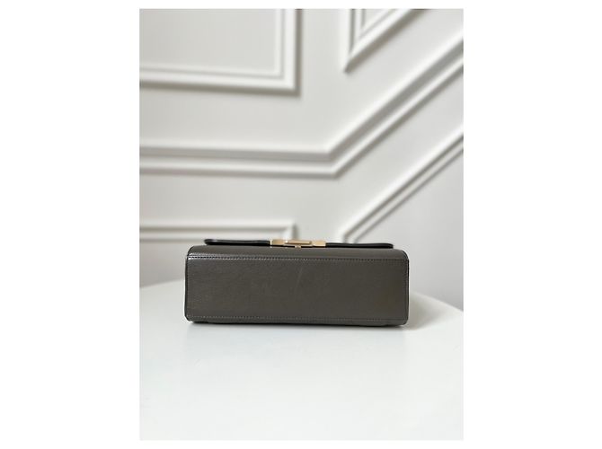 Mademoiselle Chanel Handtasche aus Leder olivgrün - Ansicht 6