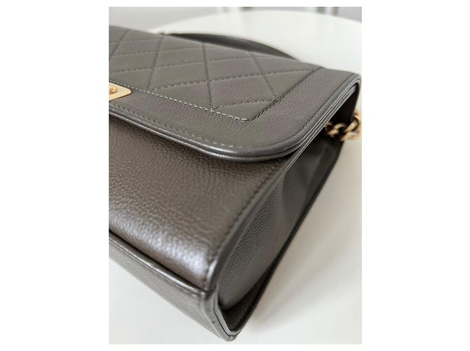 Mademoiselle Chanel Handtasche aus Leder olivgrün - Ansicht 8