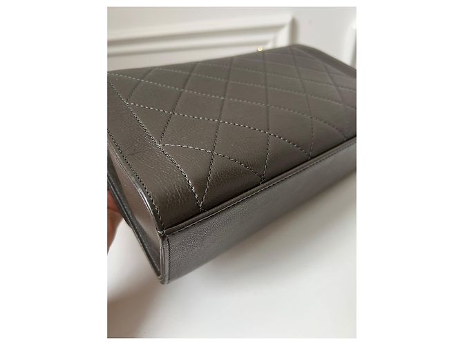 Mademoiselle Chanel Handtasche aus Leder olivgrün - Ansicht 9