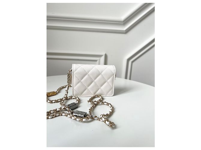 Wallet On Chain Tarjetero con cadena Chanel blanco de piel - vista 8
