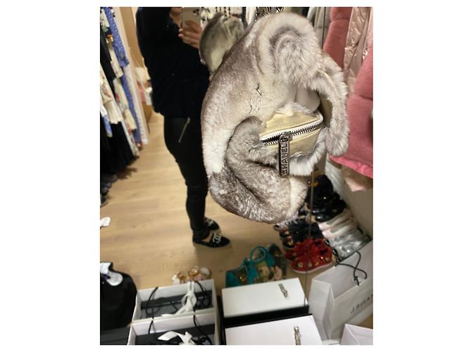Borsa Chanel in pelliccia di chinchilla grigio scuro Grigio antracite - vista 19