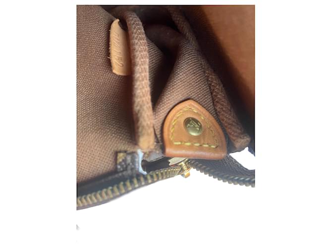 Louis Vuitton Monogramma di Eva Marrone scuro - vista 7