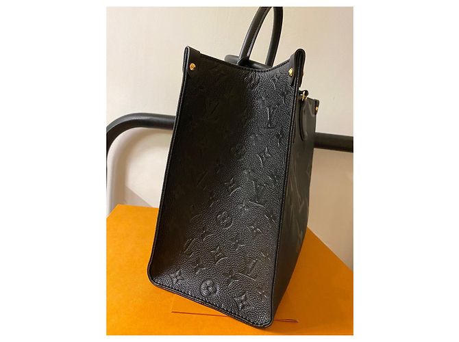 Louis Vuitton Onthego MM monogramma in pelle Empreinte nero - vista 3
