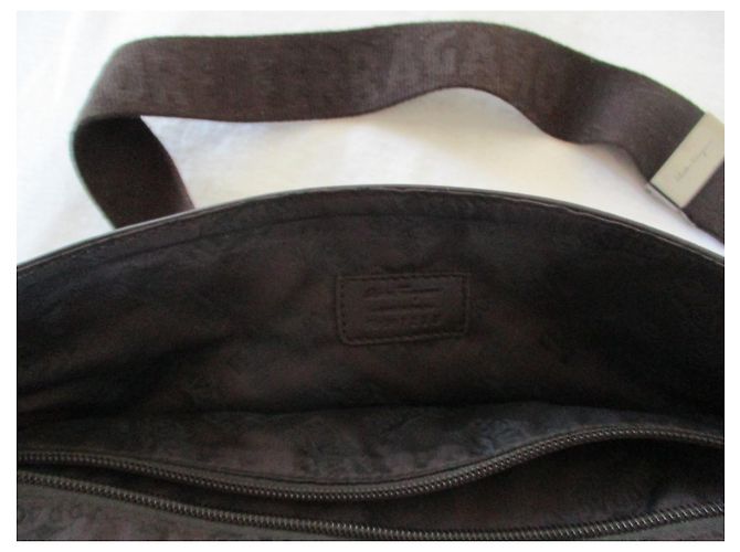 Salvatore Ferragamo Chocolate leather messenger bag. Dark brown - view 4