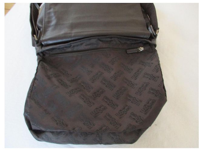 Salvatore Ferragamo Chocolate leather messenger bag. Dark brown - view 5