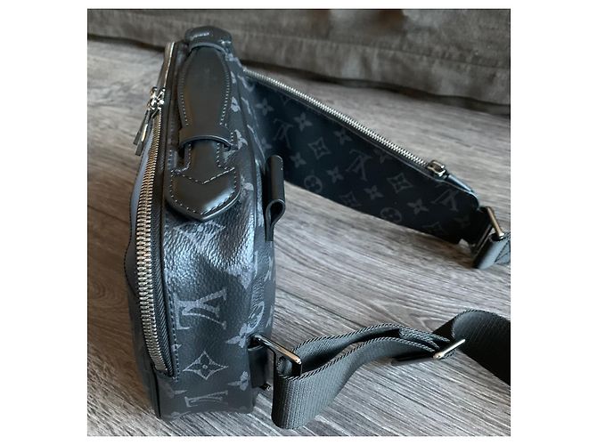 Louis Vuitton Gürteltasche Monogram Eclipse - Ansicht 8