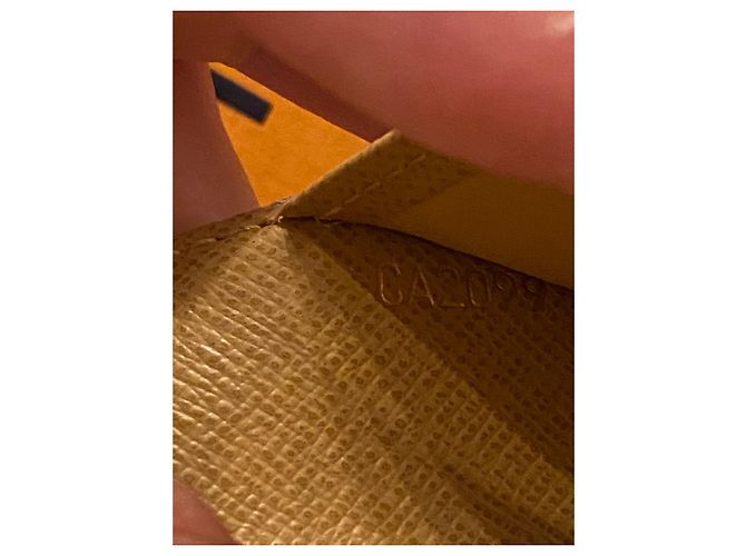Louis Vuitton Endbox de piel beige - vista 3