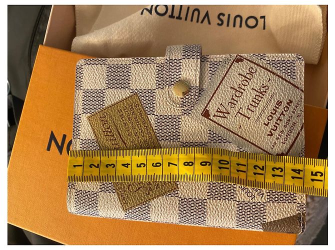 Louis Vuitton Endbox de piel beige - vista 4