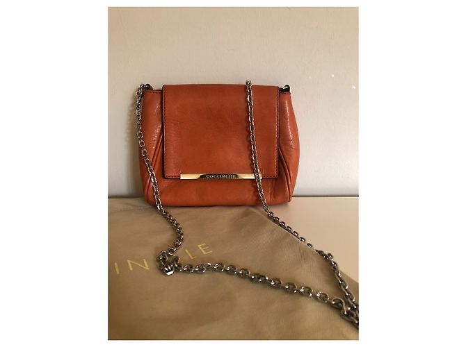 Autre Marque Borsa a Tracolla Coccinelle in Pelle Arancione con Catena - vista 2