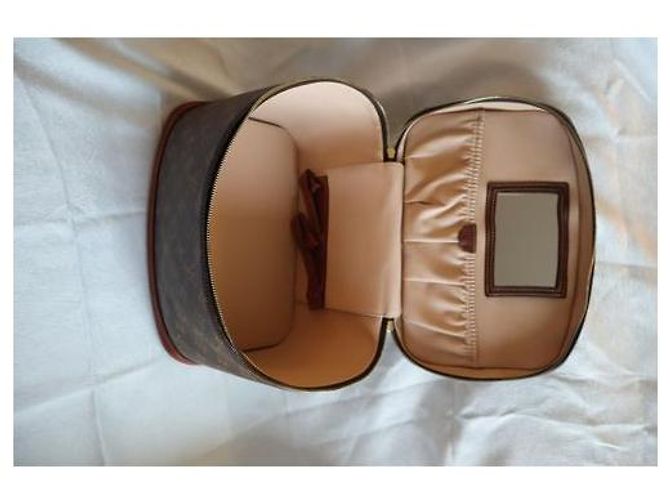 Louis Vuitton Vanity Nice Borsa da Viaggio Marrone - vista 3