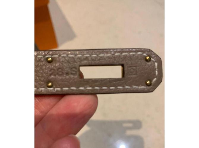 Hermès Kelly 35 de piel Togo Taupe Gris pardo - vista 3