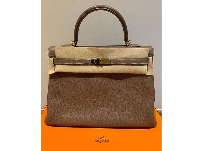 Hermès Kelly 35 de piel Togo Taupe Gris pardo - vista 5