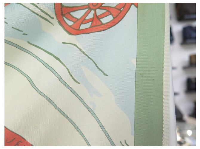 Omnibus Hermès JOGO DE LENÇO HERMES DE ÔNIBUS E BRANCO JERSEY QUADRADO DE SEDA 90 lenço Verde - vista 7
