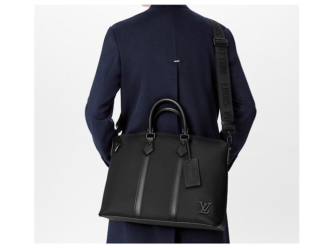 Louis Vuitton LV Lock it tote aerogramma Nero - vista 4